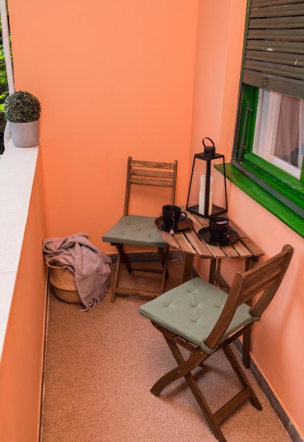 Explore The City From Its Center In A Chic Balcony Apartment Βουκουρέστι Εξωτερικό φωτογραφία
